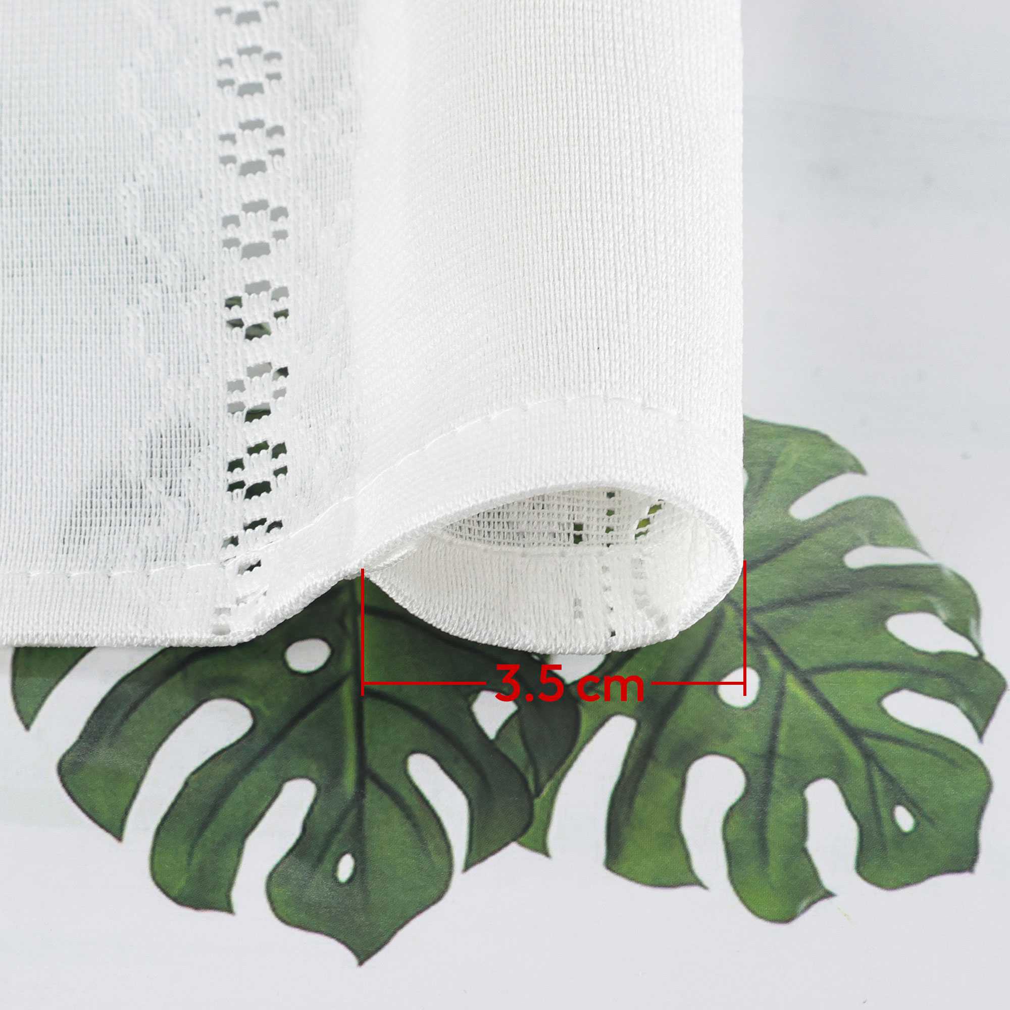 Transparente Scheibengardine mit Rautenprägung und Quaste 1 Stück