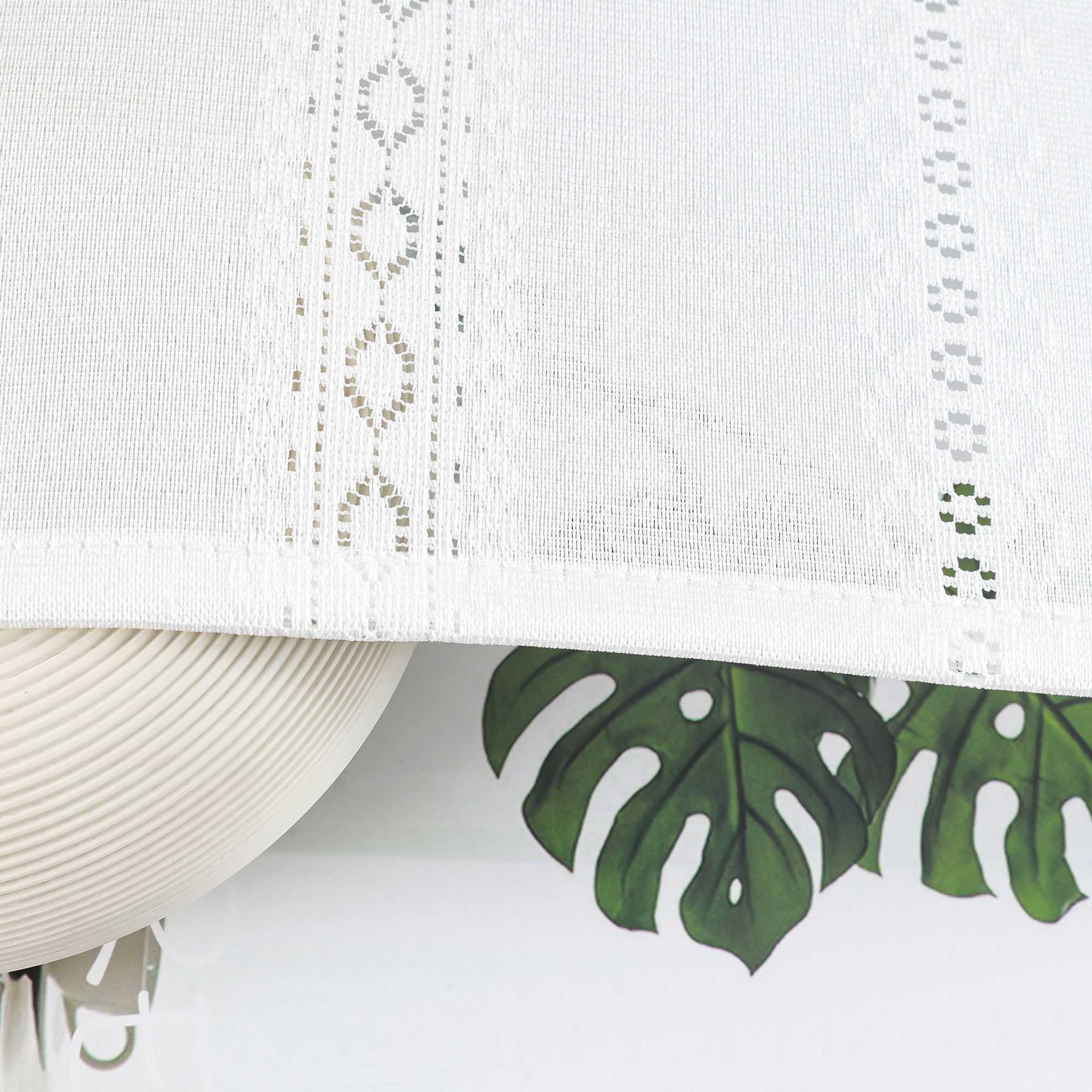 Transparente Scheibengardine mit Rautenprägung und Quaste 1 Stück